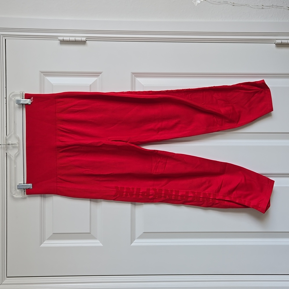 Pink leggings (red color)